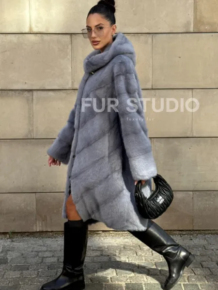 Шуба midi из меха норки с капюшоном, рукава трансформер - фото 11