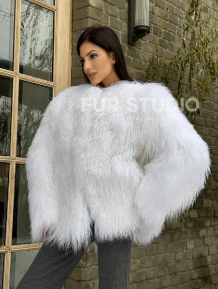 Шуба белая из меха ламы без воротника - фото 7