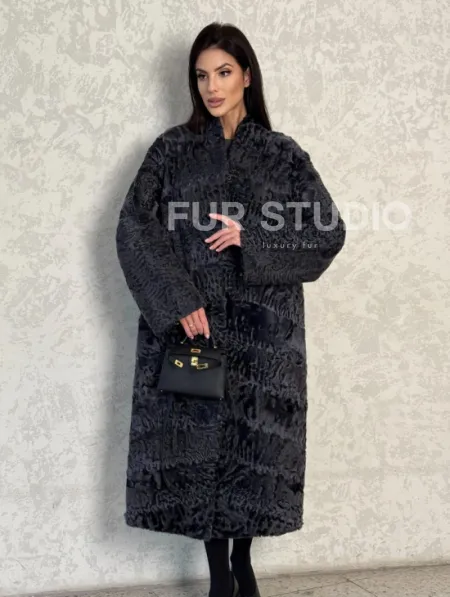 Длинная шуба из каракуля в цвете графит - фото 7