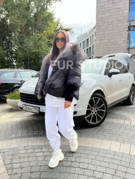 Пуховик с воротником из чернобурой лисы - фото 5