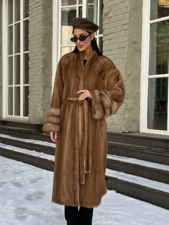 Шуба норковая кимоно VINTAGE GOLD рукава с отделкой из меха куницы - фото 11