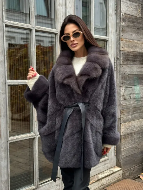 Шуба Летучая мышь из норки Graphite с английским воротником из меха куницы - фото 8