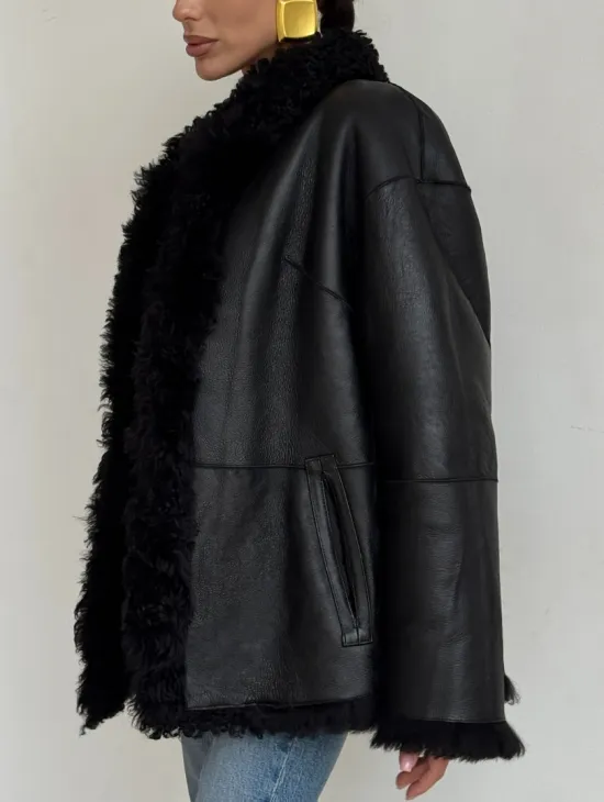 Черная двусторонняя женская дубленка зима 2025 - фото 2