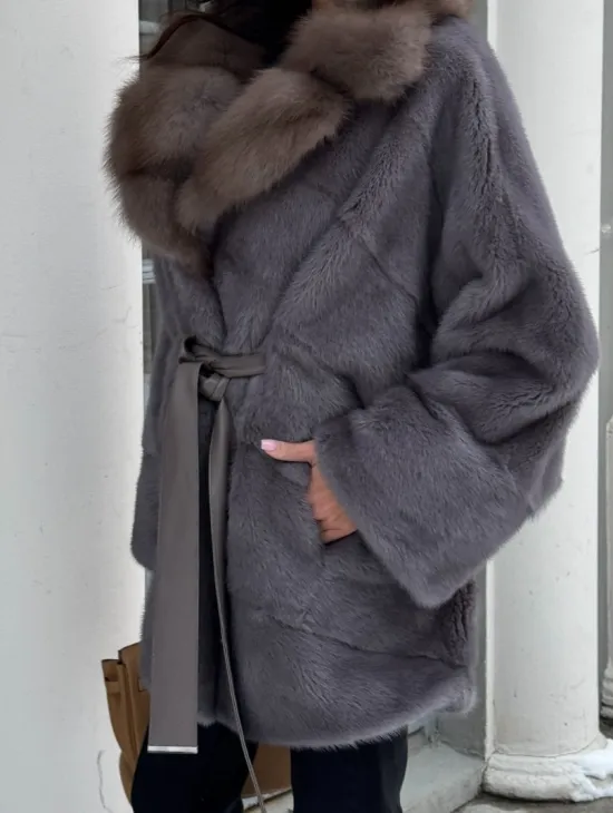Полушубок летучая мышь из норки с воротником из куницы - цвет графит - фото 3