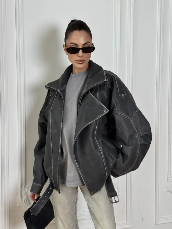 Кожаный женский бомбер Vintage grey с двойным воротником и затертыми швами - фото 11