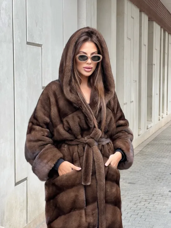 Элитная норковая шуба NAFA  в цвете соболь с капюшоном - фото 2