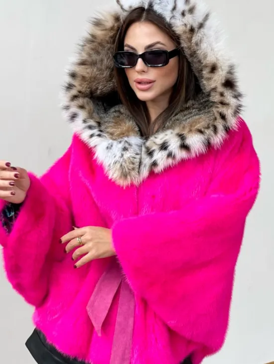 Пончо из плюшевой норки с капюшоном из меха рыси - фото 3