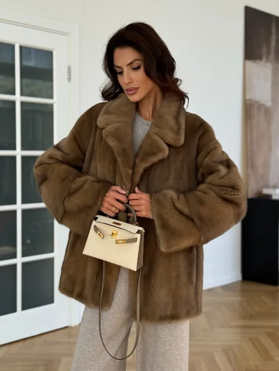 Бежевая короткая норковая шуба - фото 11