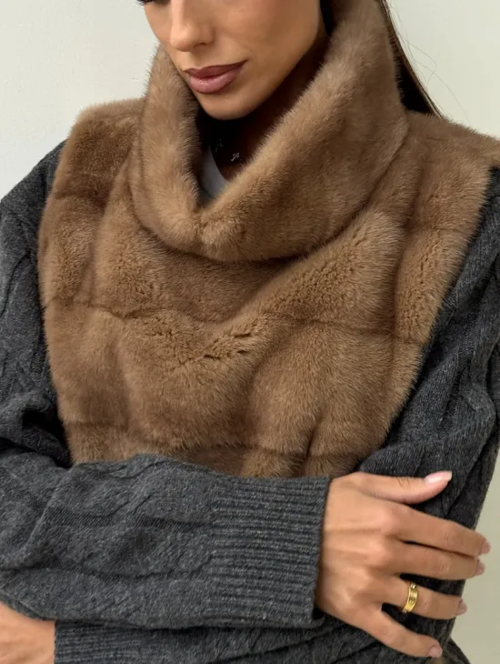 Бежевая норковая манишка - фото 1