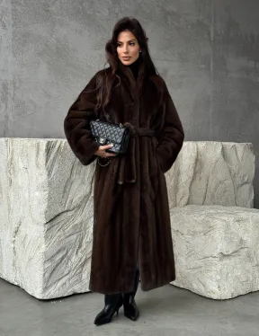 Пальто из норки с V-образным воротом - фото 12