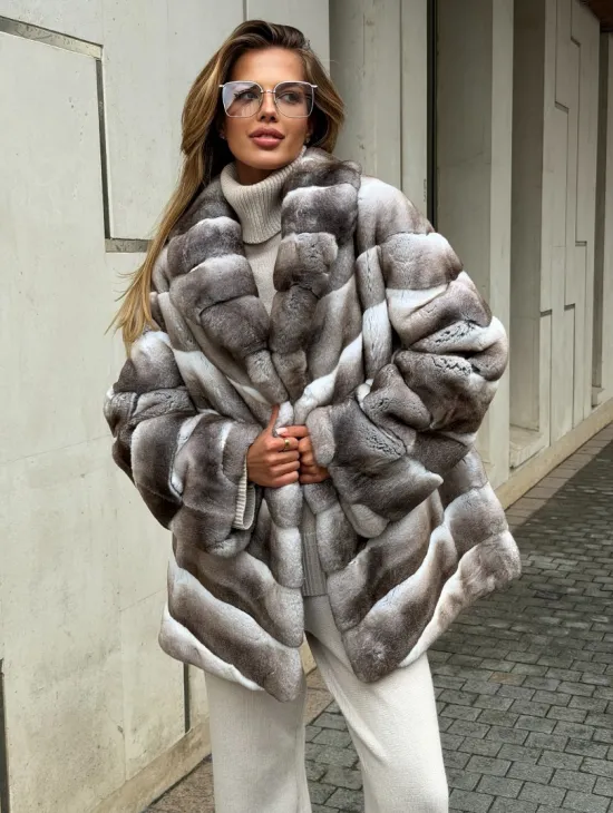 Шуба из меха шиншиллового кролика PREMIUM COLLECTION - фото 4