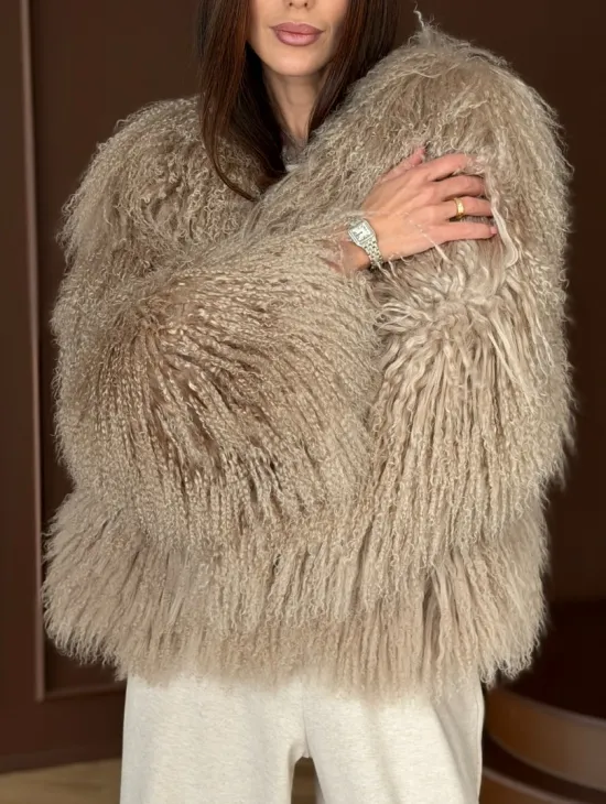 Шуба из натурального меха ламы - фото 3