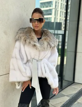 Белое норковое манто с капюшоном из меха рыси - фото 4