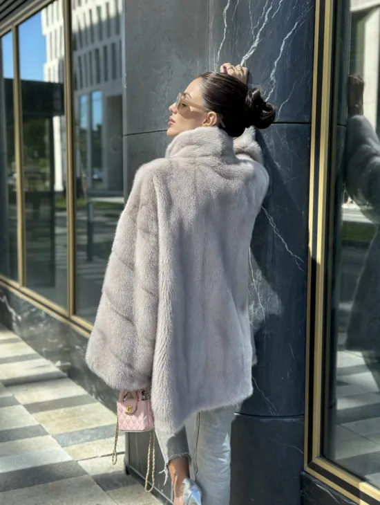 Норковая шуба в цвете нюд - фото 9